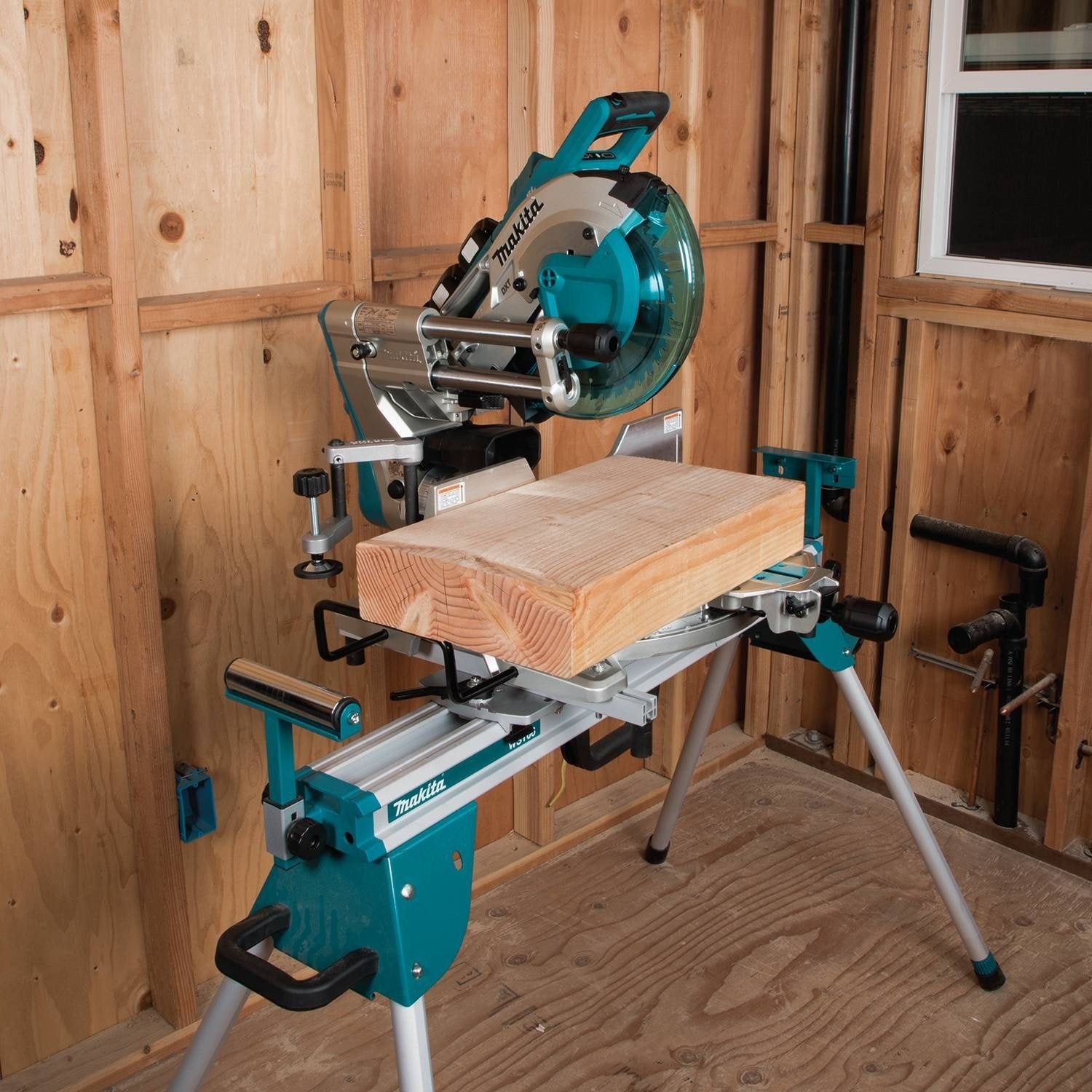 Makita XSL06PT 18V x2 LXT Lithium-Ion (36V) Brushless Cordless 10″ Dual-Bevel Sliding Compound Miter Saw with Laser Kit (5.0Ah)